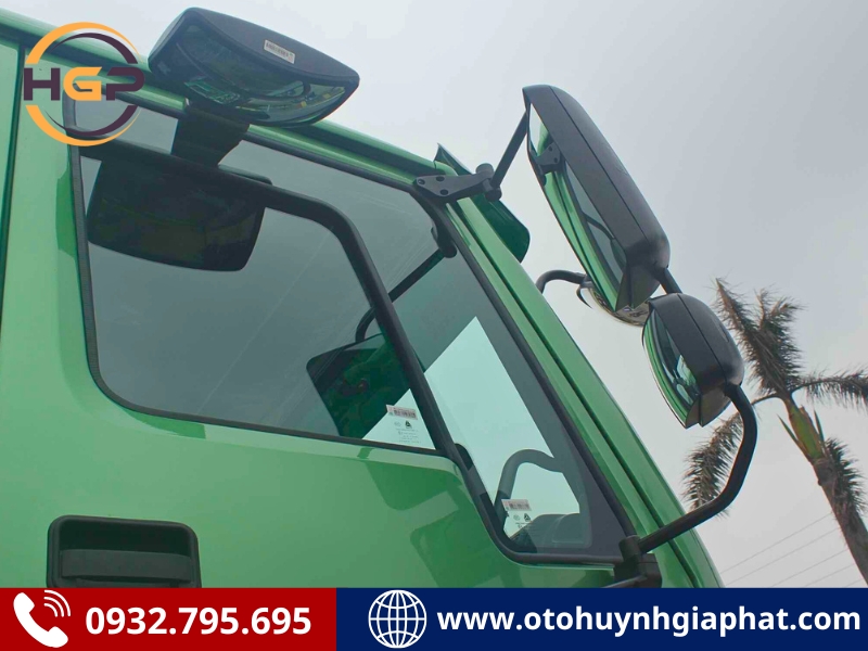 Kính quan sát của xe tải ben Howo V7G 4 chân thùng U 380HP