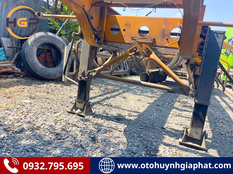 Chân chống của mooc cổ cò Cimc Shenzen 40 feet cũ