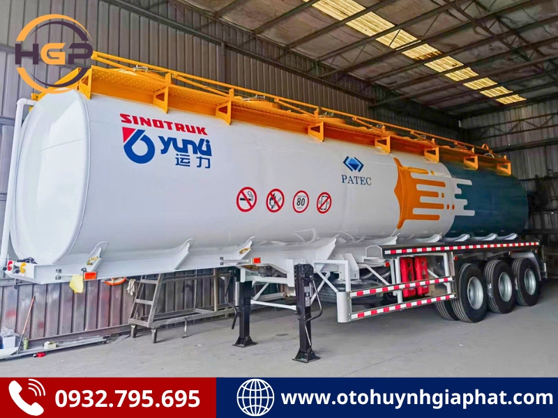 Rơ mooc xi téc Sinotruk Yunli chở xăng dầu