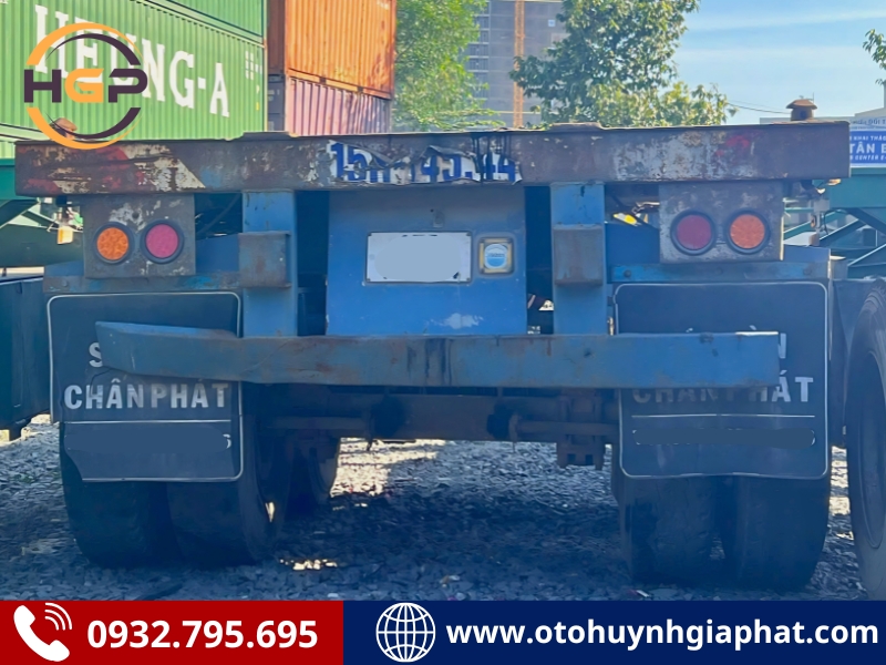 Mặt sau của mooc xương 2 trục 20 feet CPT 2016 cũ