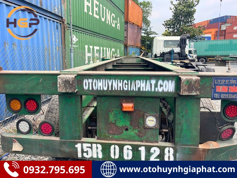 Mặt sau mooc xương Cimc 3 trục 40 Feet 2014 cũ