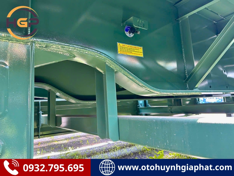 Thanh đà của mooc sàn SOOSAN 3 trục 40 FT 2026