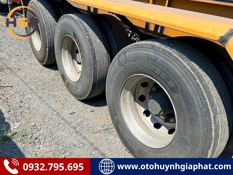 Vỏ lốp của mooc cổ cò Cimc Shenzen 40 feet cũ