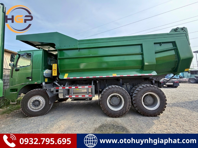 Hỗ trợ vay vốn cao - Xe tải ben Howo bá vương đầu lệch tải 70 tấn