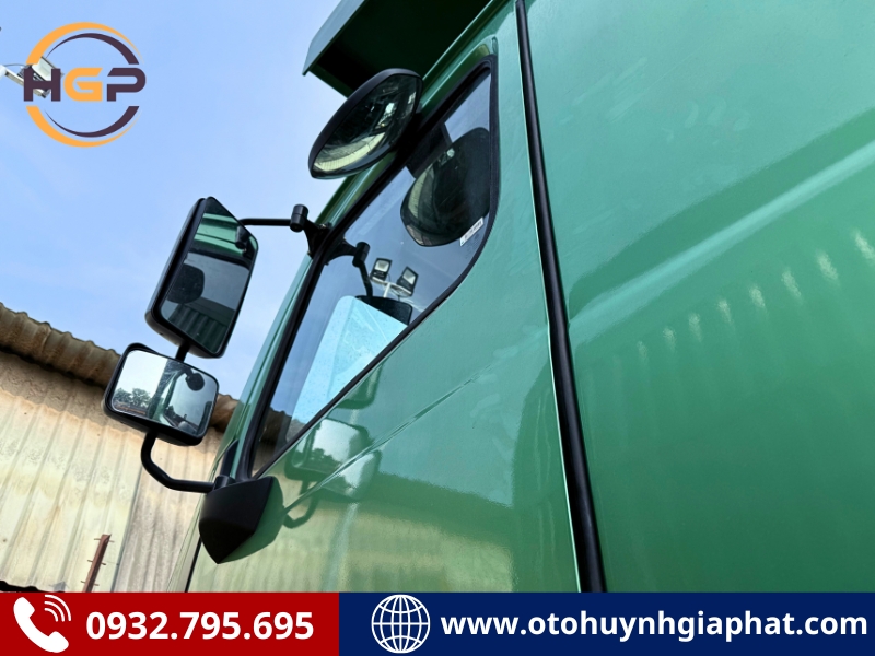 Gương chiếu hậu của xe ben Howo chạy mỏ cabin lệch