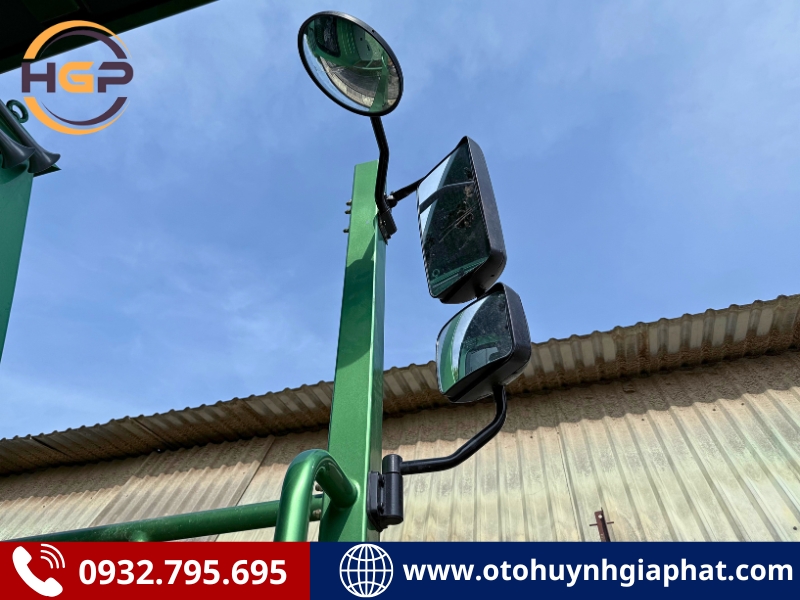 Gương chiếu hậu của xe ben Howo chạy mỏ cabin lệch