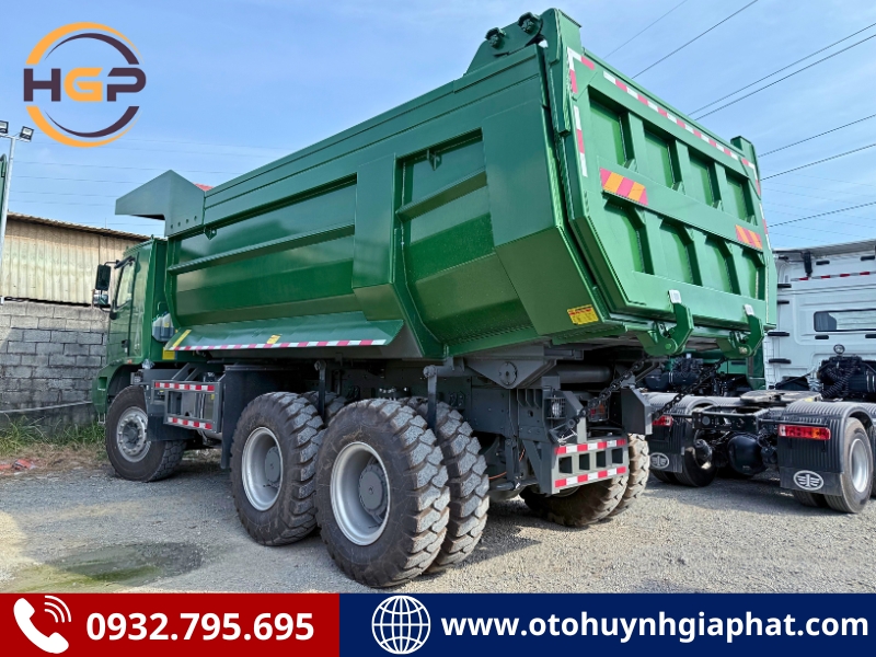 Giá bán xe tải ben Howo bá vương đầu lệch tải 70 tấn
