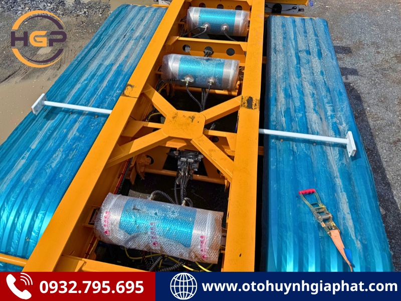 Bầu hơi của mooc cổ cò XINHONGDONG 45 feet