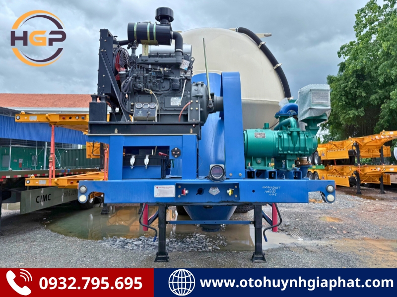 Mặt trước của mooc bồn xi măng HUAYUDA PATEC