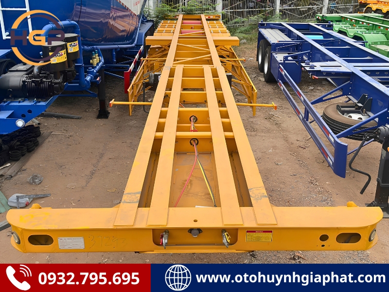 Mặt trước của mooc cổ cò CIMC HUAJUN 45 FT dài 14m