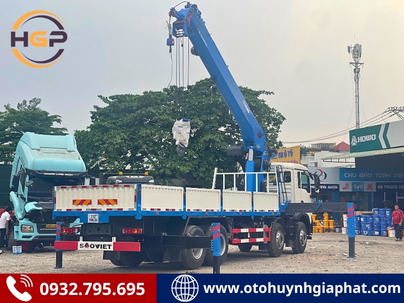 Hỗ trợ vay vốn cao - Xe tải Howo gắn cẩu XCMG cabin TX350 4 chân