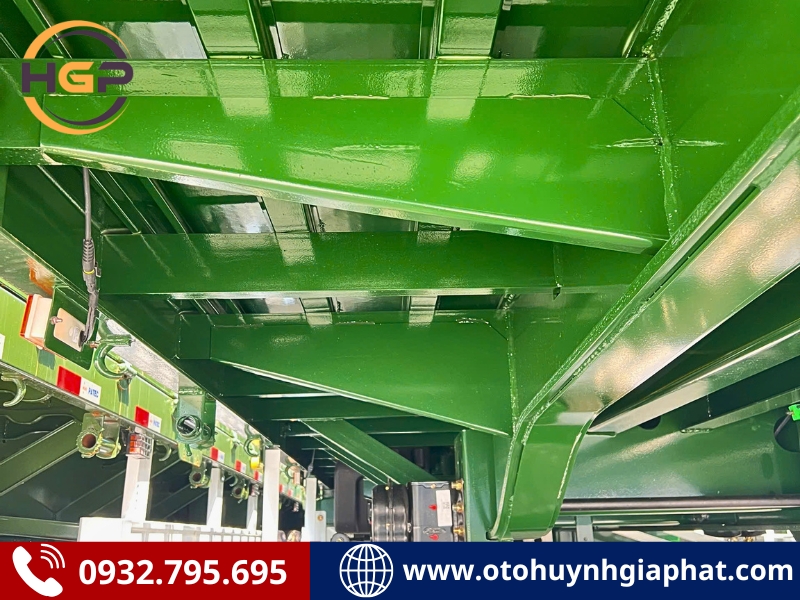 Khung chassis của mooc mui Lào Xinhongdong xác nặng 8.5 tấn