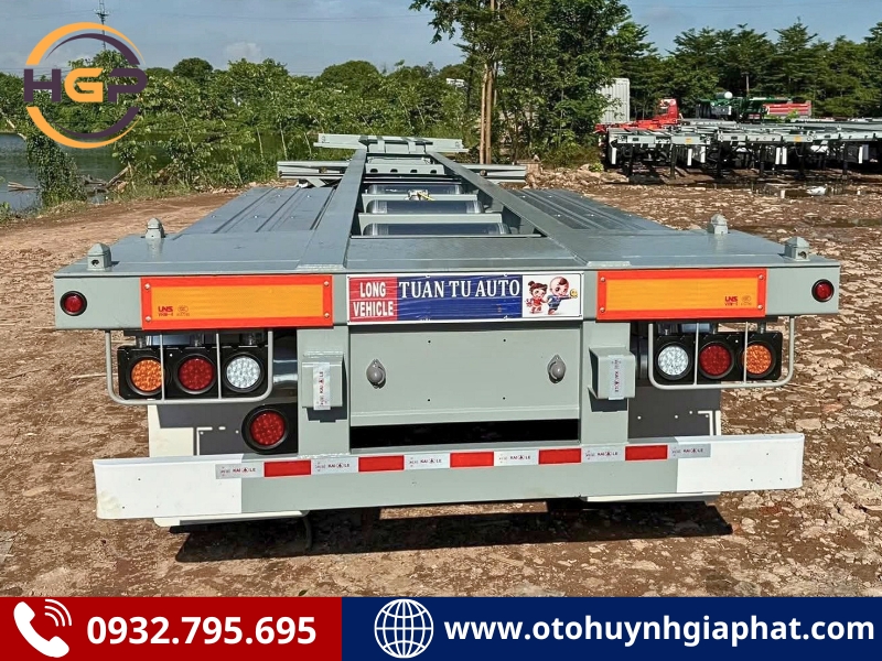 Mặt sau của rơ mooc cổ cò 45 feet Kaile