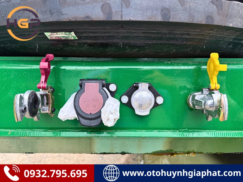 Tay hơi của rơ mooc cổ cò CIMC DONGYUE 45 feet
