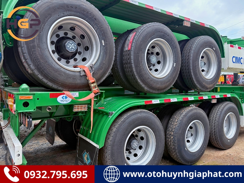 Vỏ lốp của rơ mooc cổ cò CIMC DONGYUE 45 feet