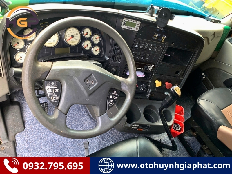 Vô lăng của xe đầu kéo International Prostar cũ